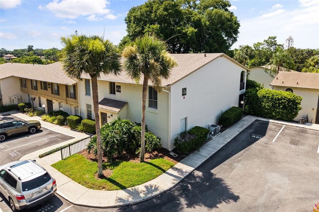 For Sale: $129,900 (1 beds, 1 baths, 836 Square Feet)