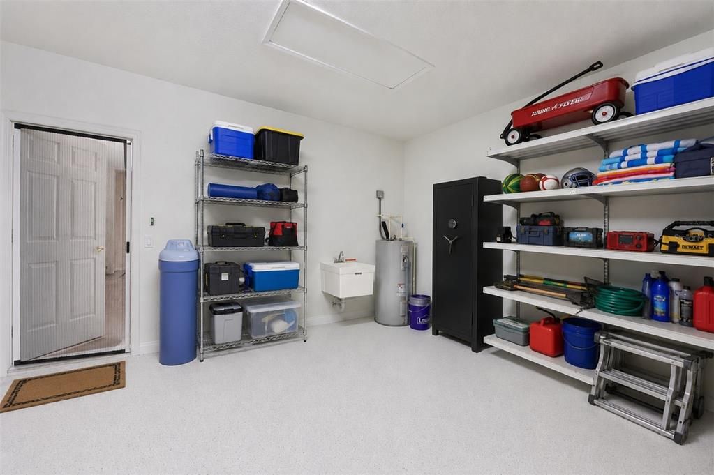 For Sale: $300,000 (3 beds, 2 baths, 1616 Square Feet)