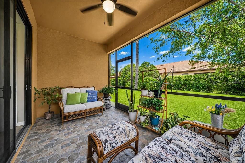 For Sale: $300,000 (3 beds, 2 baths, 1616 Square Feet)