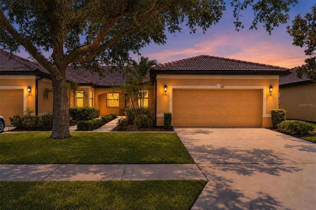 For Sale: $300,000 (3 beds, 2 baths, 1616 Square Feet)