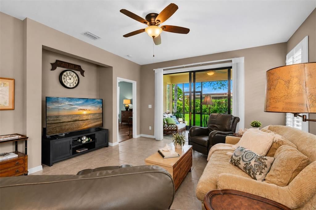 For Sale: $300,000 (3 beds, 2 baths, 1616 Square Feet)