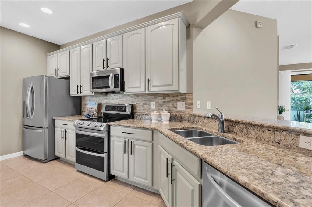 For Sale: $300,000 (3 beds, 2 baths, 1616 Square Feet)