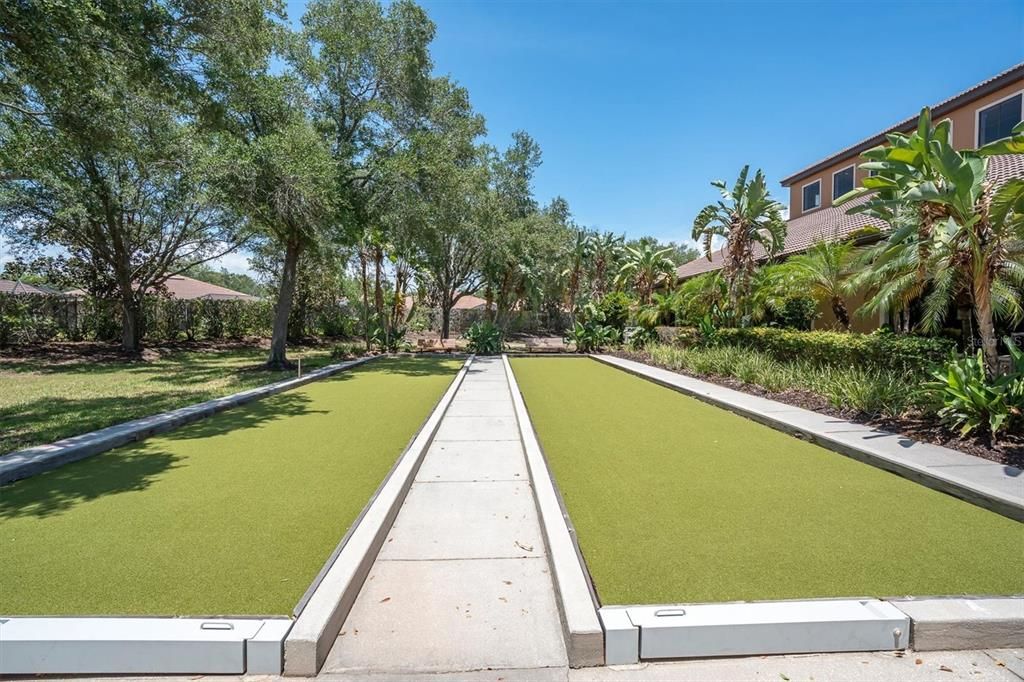 For Sale: $300,000 (3 beds, 2 baths, 1616 Square Feet)