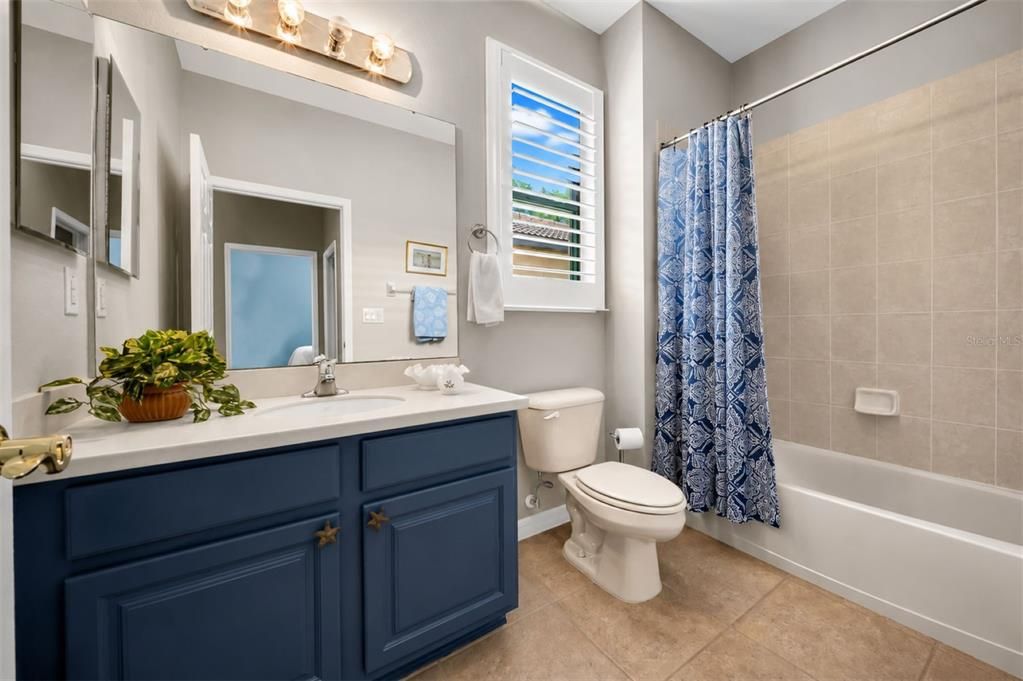 For Sale: $300,000 (3 beds, 2 baths, 1616 Square Feet)