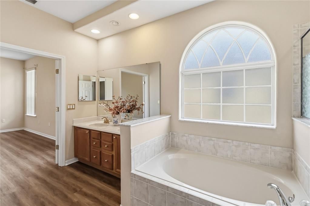 For Sale: $368,000 (4 beds, 2 baths, 2130 Square Feet)