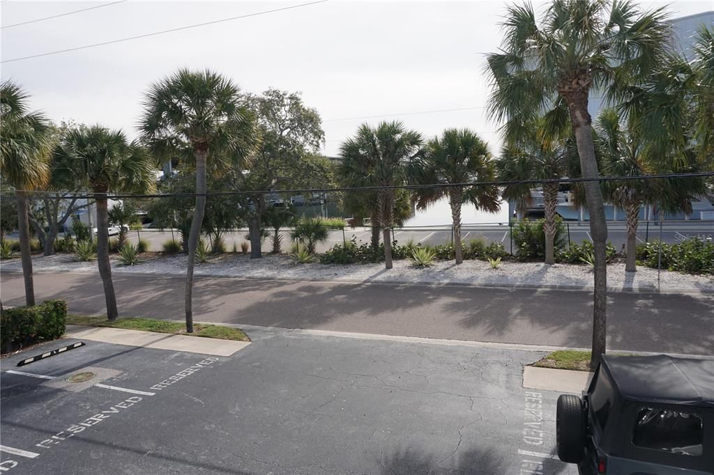 For Rent: $1,925 (2 beds, 1 baths, 875 Square Feet)
