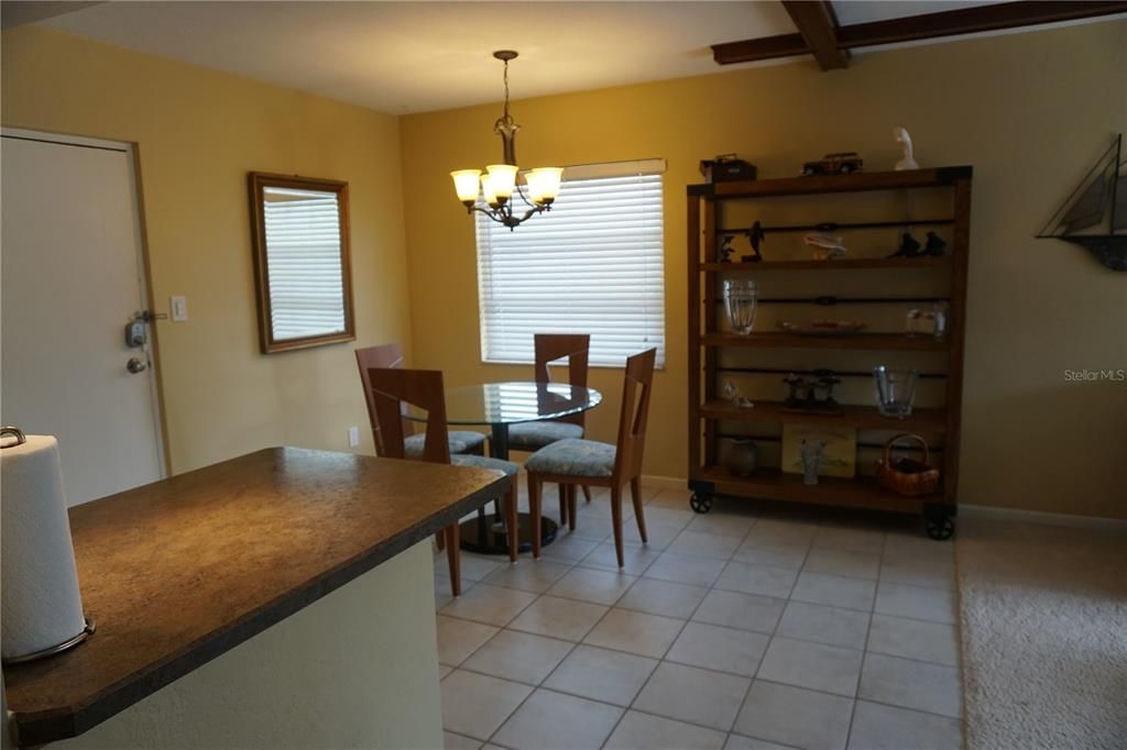 For Rent: $1,925 (2 beds, 1 baths, 875 Square Feet)