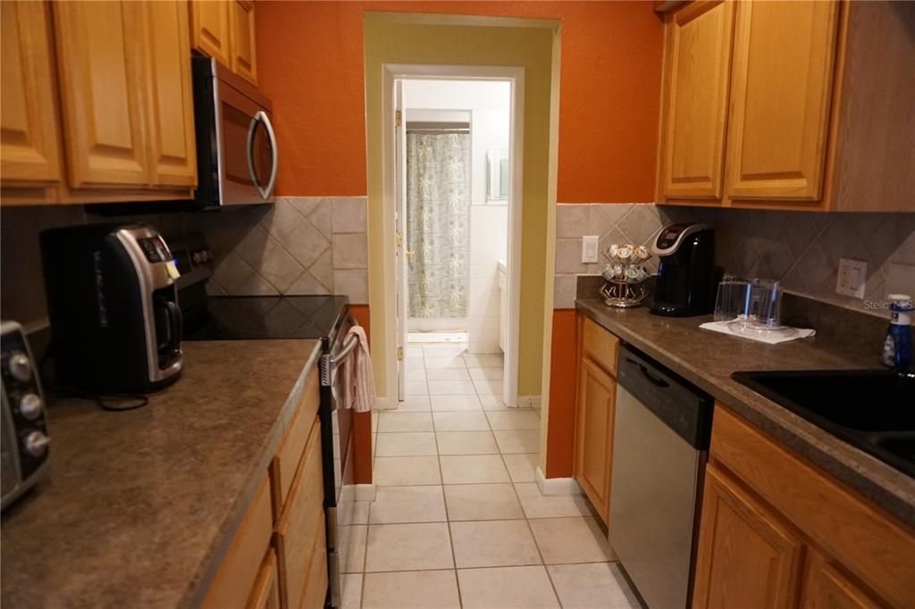 For Rent: $1,925 (2 beds, 1 baths, 875 Square Feet)