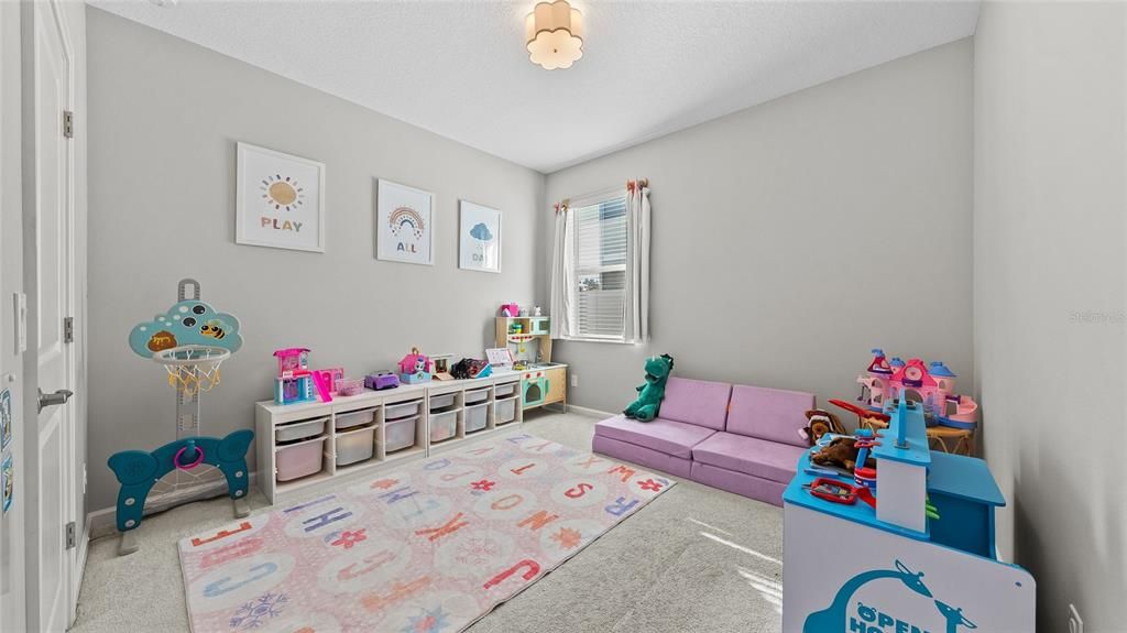For Sale: $390,000 (3 beds, 2 baths, 1988 Square Feet)