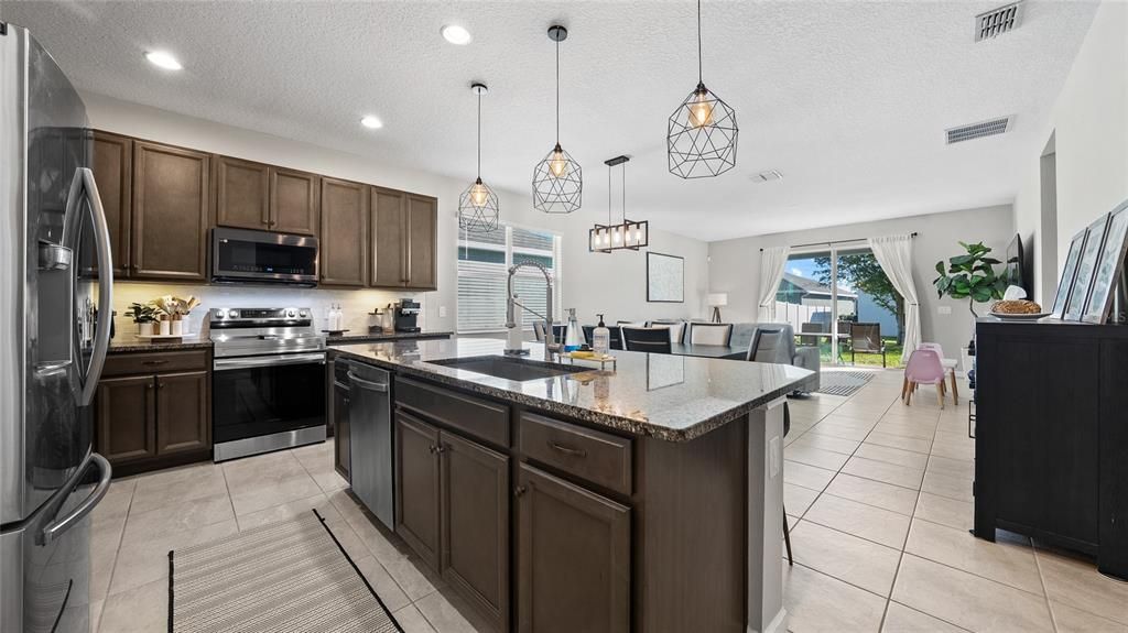 For Sale: $390,000 (3 beds, 2 baths, 1988 Square Feet)