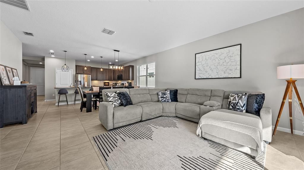 For Sale: $390,000 (3 beds, 2 baths, 1988 Square Feet)
