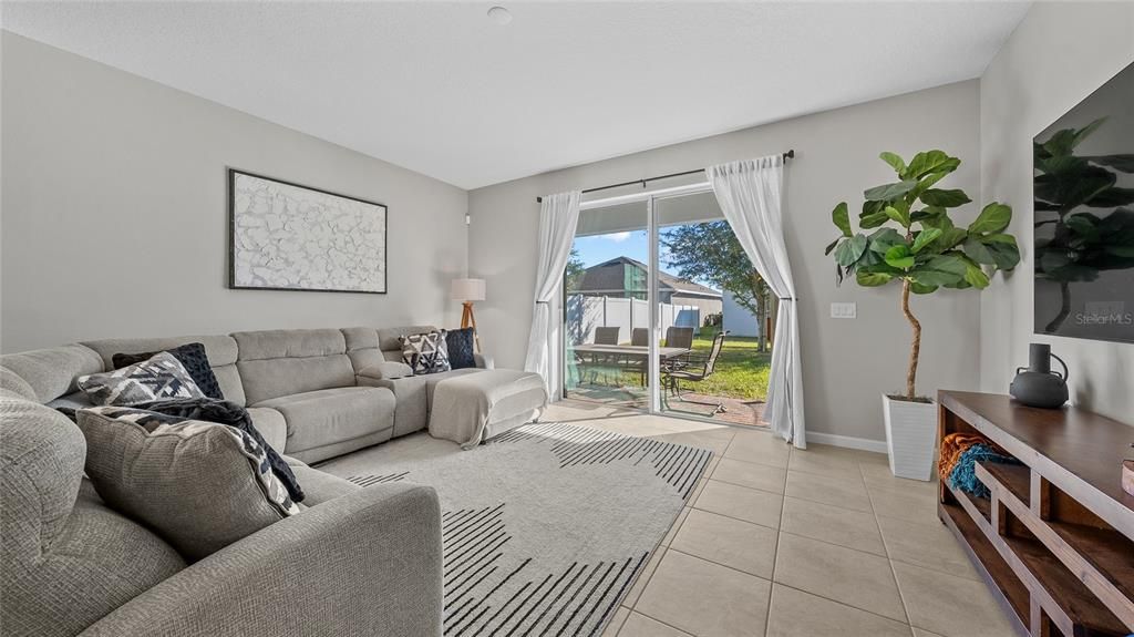 For Sale: $390,000 (3 beds, 2 baths, 1988 Square Feet)