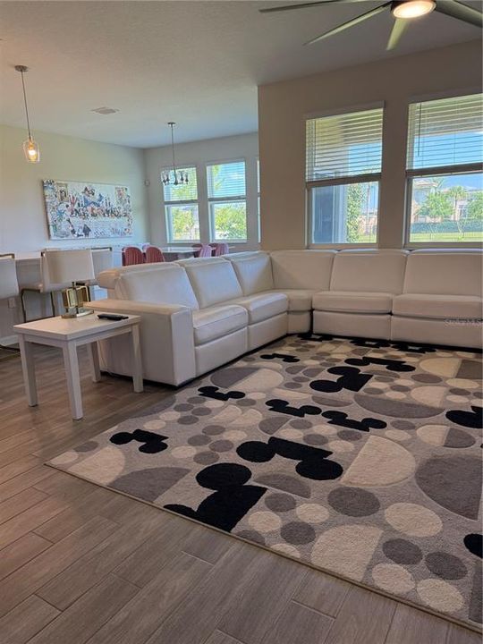 В аренду: $2,950 (4 спален, 2 ванн, 2333 Квадратных фут)