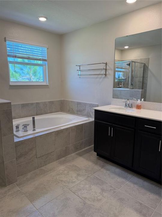 В аренду: $2,950 (4 спален, 2 ванн, 2333 Квадратных фут)