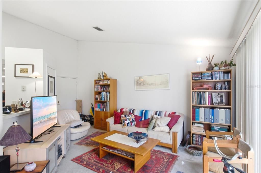 For Sale: $95,000 (2 beds, 2 baths, 900 Square Feet)