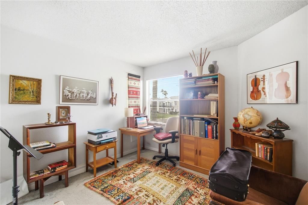 For Sale: $95,000 (2 beds, 2 baths, 900 Square Feet)