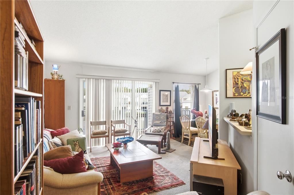 For Sale: $95,000 (2 beds, 2 baths, 900 Square Feet)