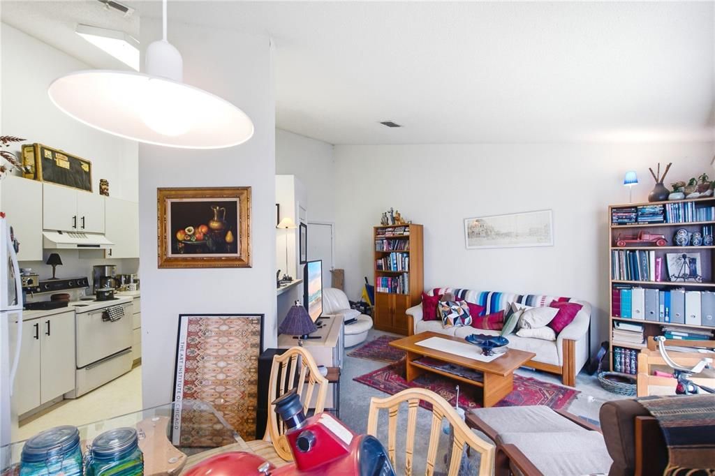 For Sale: $95,000 (2 beds, 2 baths, 900 Square Feet)