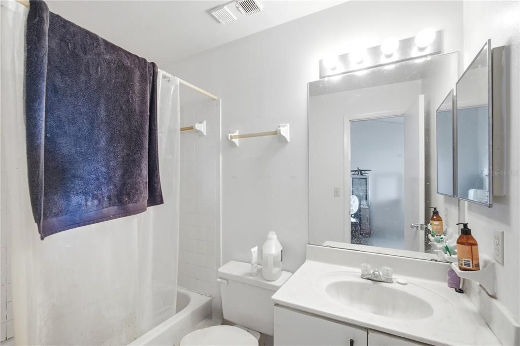 For Sale: $95,000 (2 beds, 2 baths, 900 Square Feet)