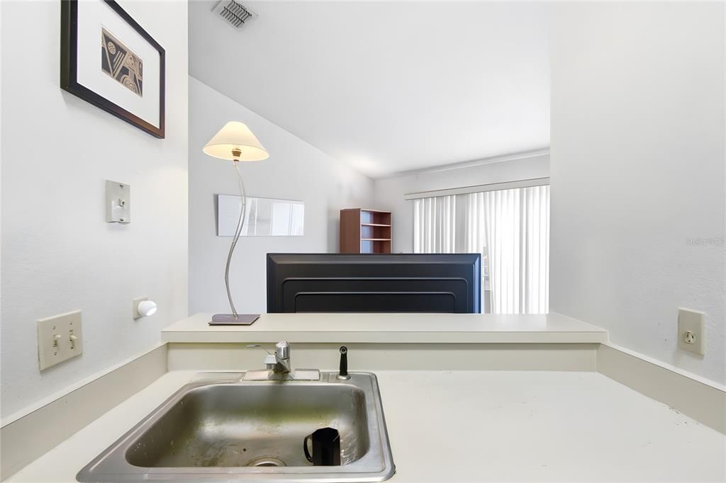 For Sale: $95,000 (2 beds, 2 baths, 900 Square Feet)
