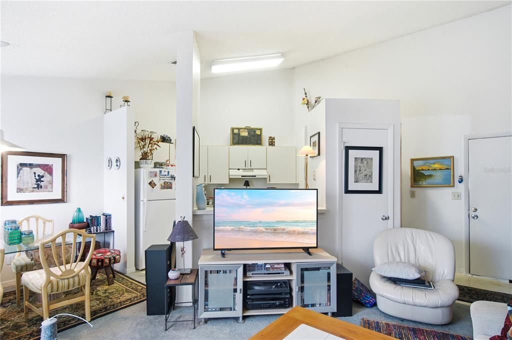 For Sale: $95,000 (2 beds, 2 baths, 900 Square Feet)