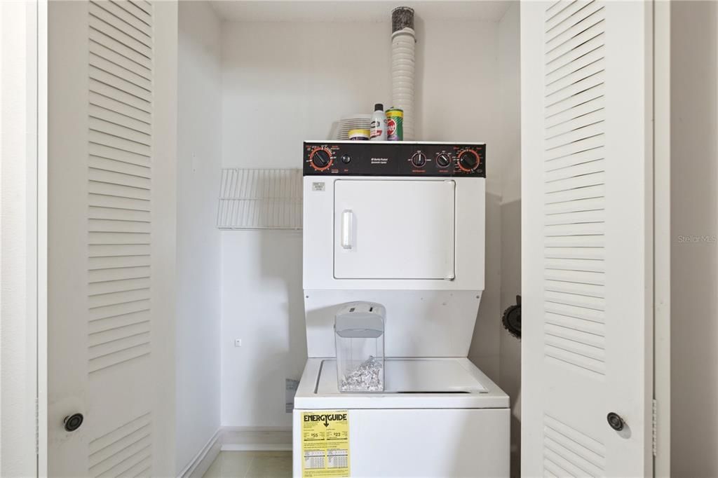 For Sale: $95,000 (2 beds, 2 baths, 900 Square Feet)