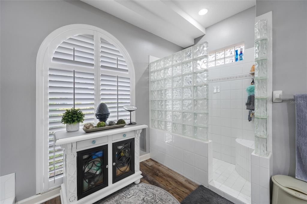 For Sale: $1,235,000 (3 beds, 4 baths, 3136 Square Feet)
