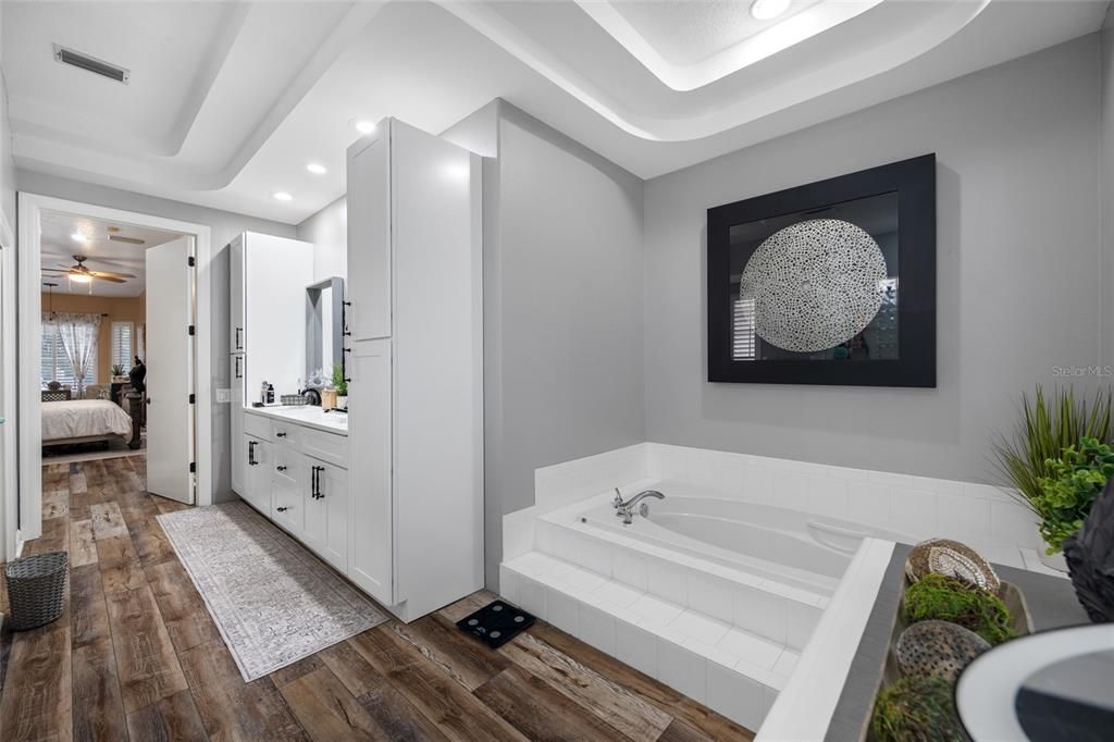 For Sale: $1,235,000 (3 beds, 4 baths, 3136 Square Feet)