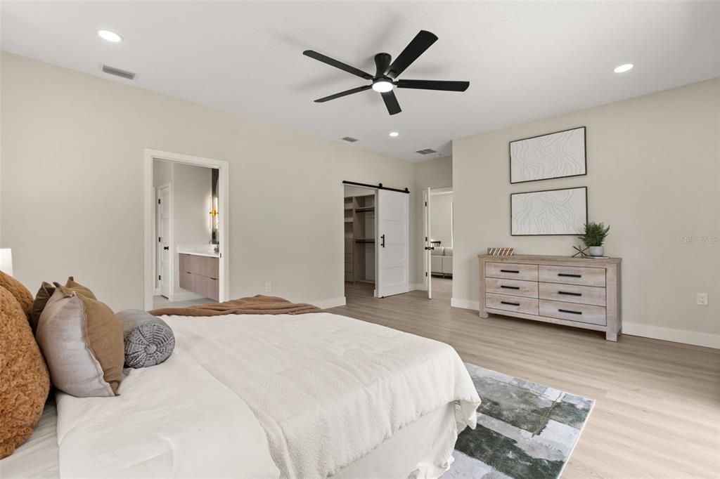 En Venta: $899,900 (4 camas, 3 baños, 3093 Pies cuadrados)