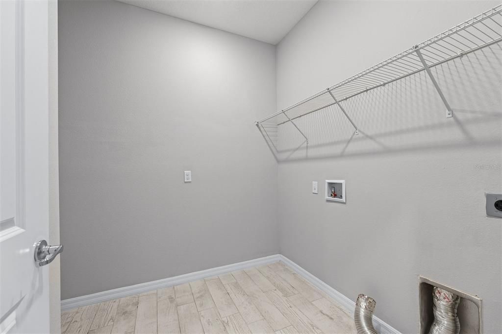 For Sale: $390,000 (4 beds, 2 baths, 1865 Square Feet)