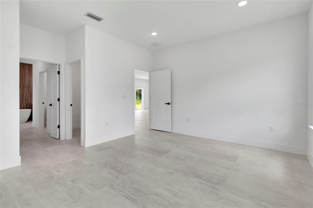 For Sale: $315,000 (3 beds, 2 baths, 1702 Square Feet)