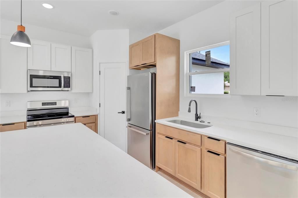 For Sale: $315,000 (3 beds, 2 baths, 1702 Square Feet)