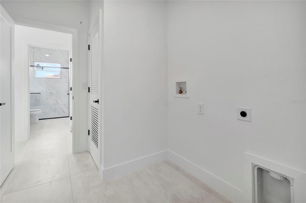 For Sale: $315,000 (3 beds, 2 baths, 1702 Square Feet)