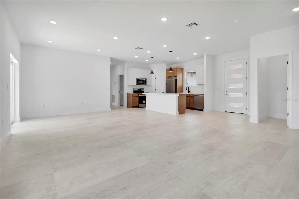 For Sale: $315,000 (3 beds, 2 baths, 1702 Square Feet)
