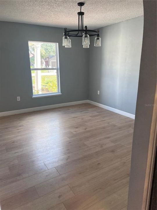 En Renta: $2,600 (4 camas, 2 baños, 2200 Pies cuadrados)
