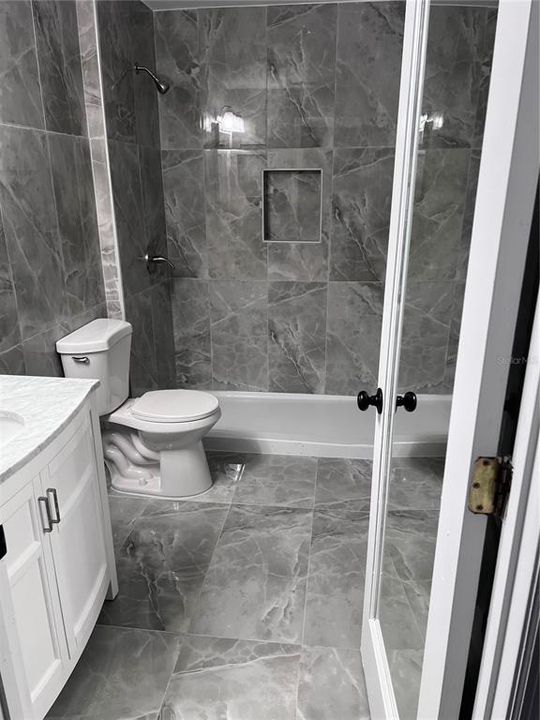 En Renta: $2,600 (4 camas, 2 baños, 2200 Pies cuadrados)
