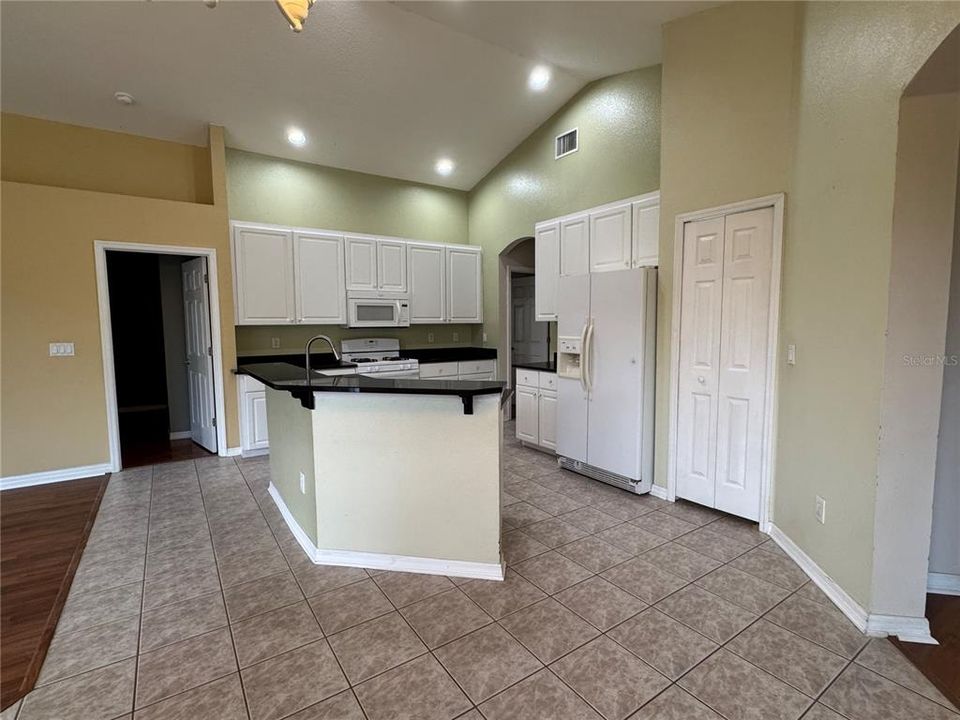 В аренду: $2,995 (4 спален, 3 ванн, 2258 Квадратных фут)