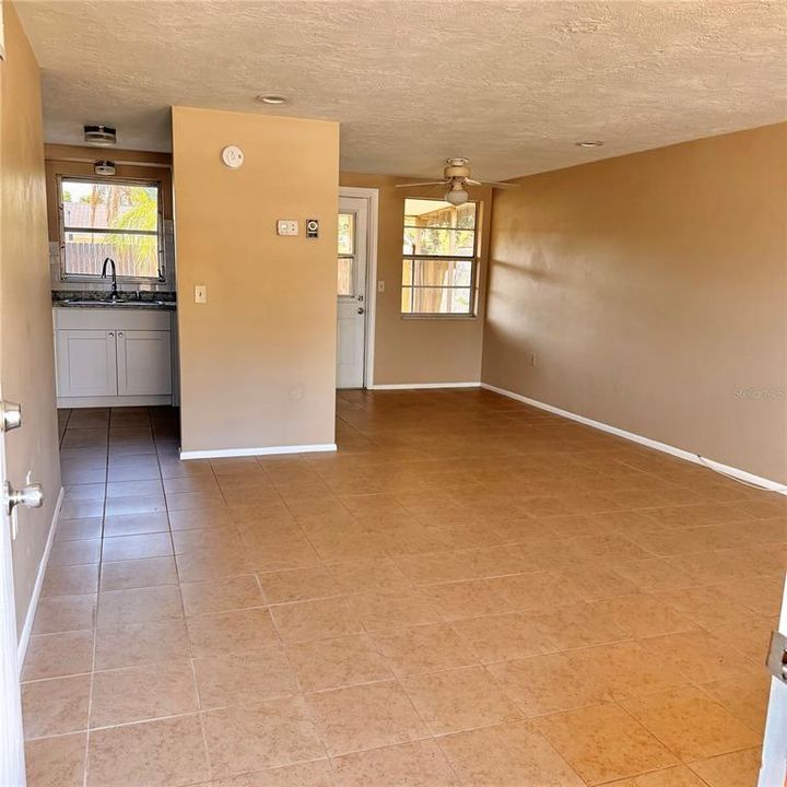 В аренду: $1,200 (1 спален, 1 ванн, 630 Квадратных фут)