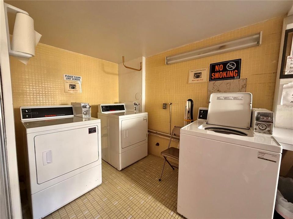 На продажу: $94,900 (2 спален, 2 ванн, 1008 Квадратных фут)