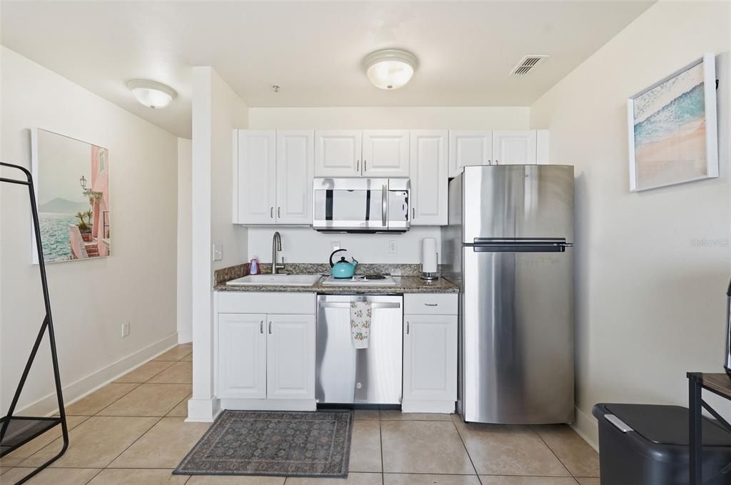 For Sale: $274,999 (1 beds, 1 baths, 310 Square Feet)
