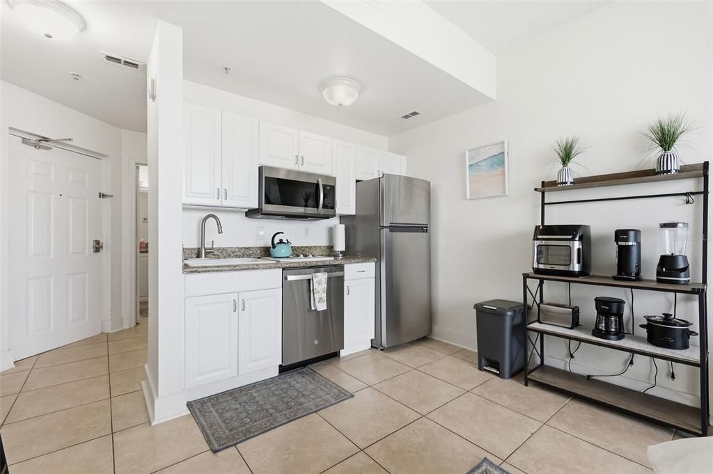 For Sale: $274,999 (1 beds, 1 baths, 310 Square Feet)