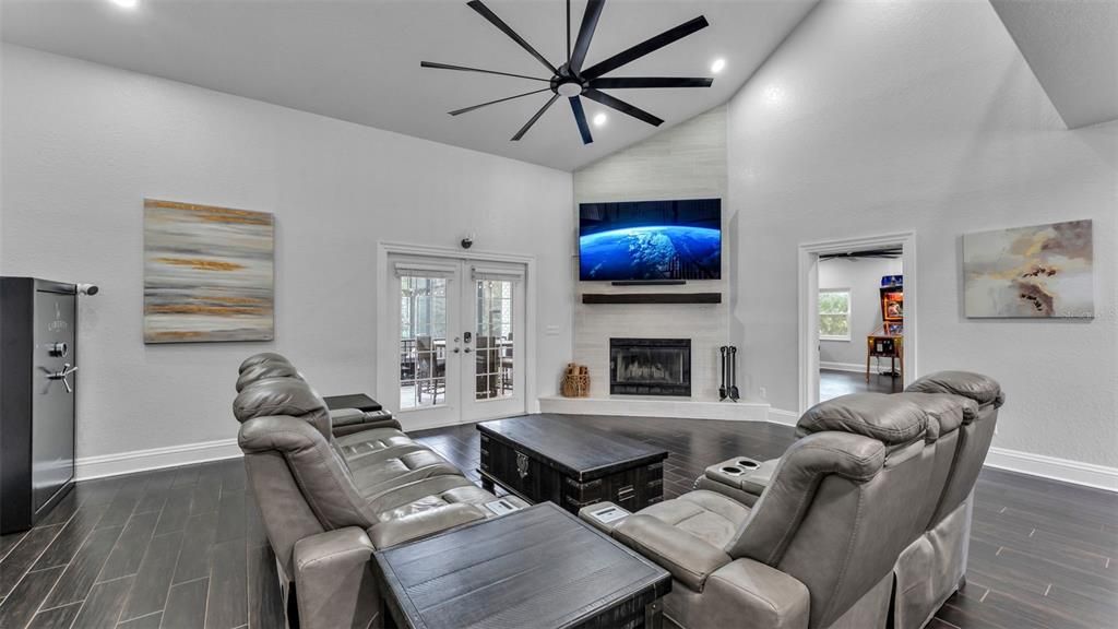 For Rent: $3,500 (4 beds, 3 baths, 3306 Square Feet)
