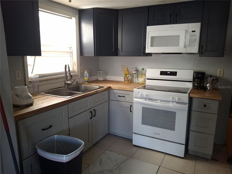 For Sale: $205,000 (3 beds, 1 baths, 800 Square Feet)