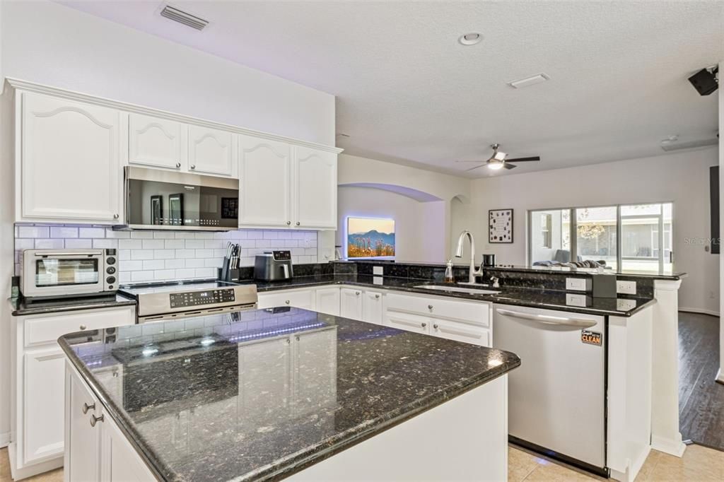 For Sale: $515,000 (4 beds, 3 baths, 2677 Square Feet)