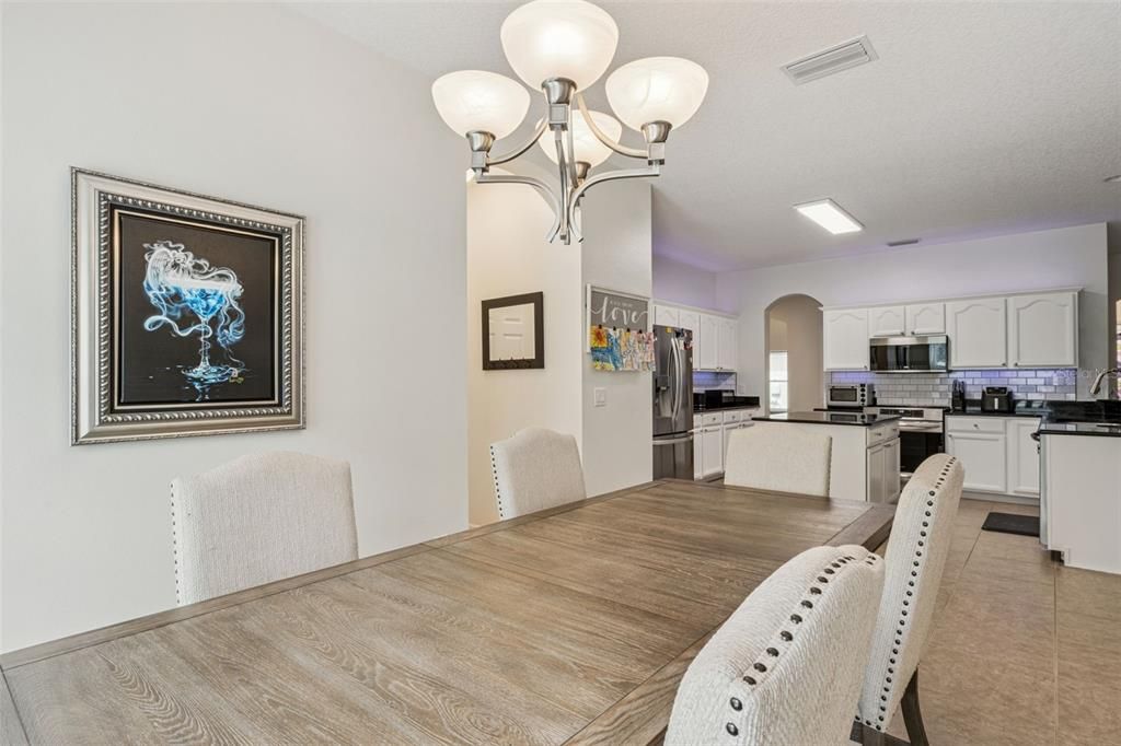For Sale: $515,000 (4 beds, 3 baths, 2677 Square Feet)