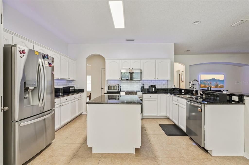 For Sale: $515,000 (4 beds, 3 baths, 2677 Square Feet)