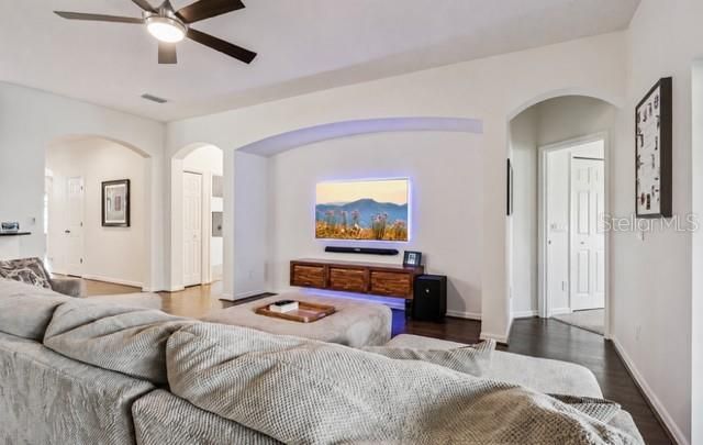 For Sale: $515,000 (4 beds, 3 baths, 2677 Square Feet)