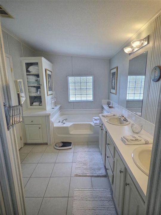 For Rent: $2,500 (3 beds, 2 baths, 1529 Square Feet)
