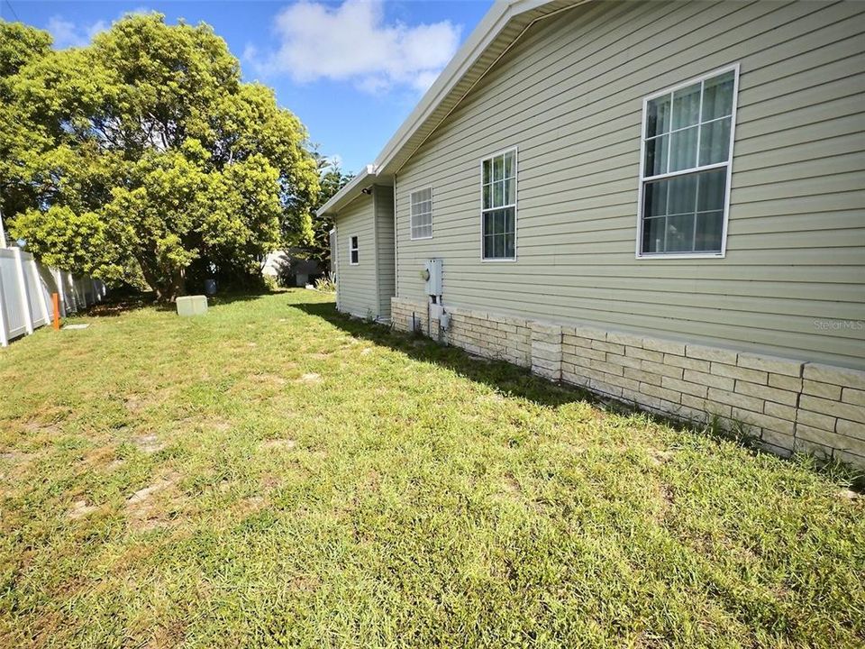 For Rent: $2,500 (3 beds, 2 baths, 1529 Square Feet)