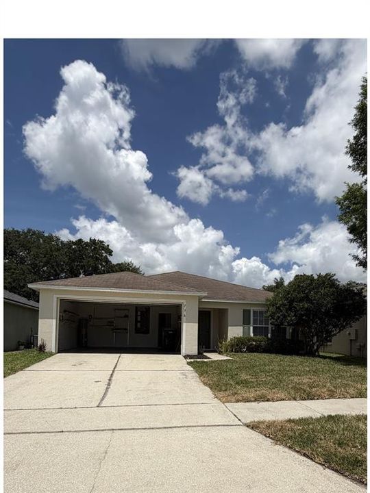 For Rent: $2,600 (3 beds, 2 baths, 1684 Square Feet)